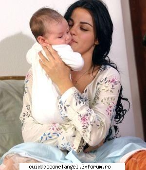 Poze cu Marichuy - Marichuy cu bebelusul ei - Maria de Jesus(Maite Perroni)